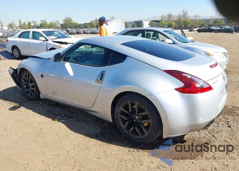 2019 Nissan 370Z z USA, uszkodzony, nr VIN JN1AZ4EHXKM422081